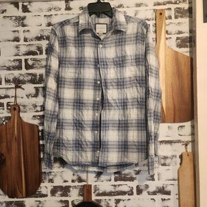 American Eagle Outfitters Plaid Button-Down Shirt